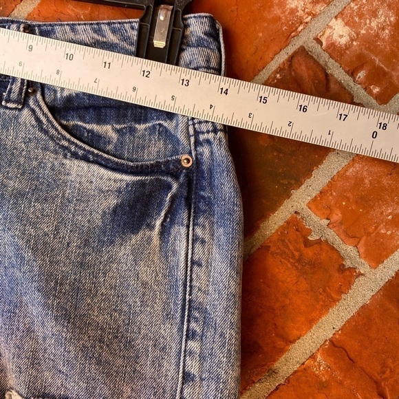 BDG Womens 26 Bree High Rise Blue Acid Wash Cut Off Cheeky Jeans Shorts - Picture 5 of 7